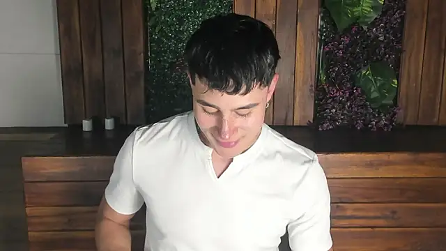 Snapshot of AustinJones_ chatting on March 20, 2026, 7:48 pm AustinJones online show from March 20, 2026, 7:48 pm