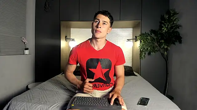AustinJones  online show from May 10, 2026, 11:28 pm