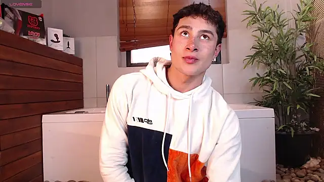 Snapshot of AustinJones_ chatting on March 13, 2026, 7:08 pm AustinJones online show from March 13, 2026, 7:08 pm