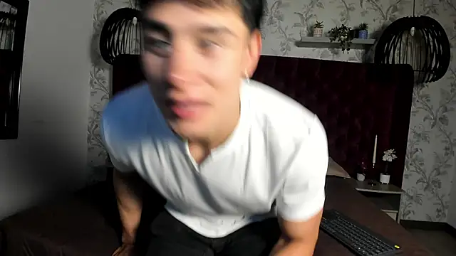 Snapshot of AustinJones_ chatting on April 5, 2026, 3:40 pm AustinJones online show from April 5, 2026, 3:40 pm