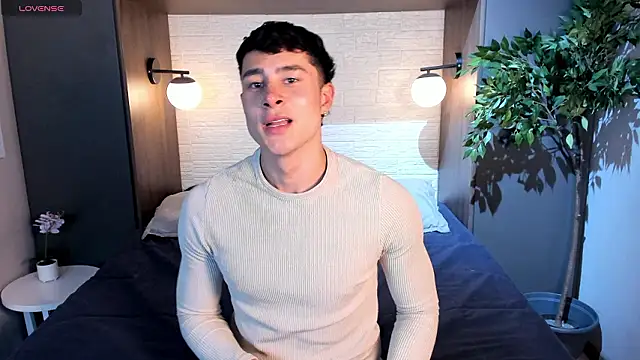 Snapshot of AustinJones_ chatting on March 7, 2026, 7:19 pm AustinJones online show from March 7, 2026, 7:19 pm