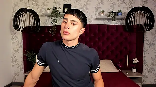 Snapshot of AustinJones_ chatting on March 25, 2026, 7:24 pm AustinJones online show from March 25, 2026, 7:24 pm