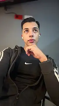 Troye Williams online show from March 30, 2026, 11:28 pm