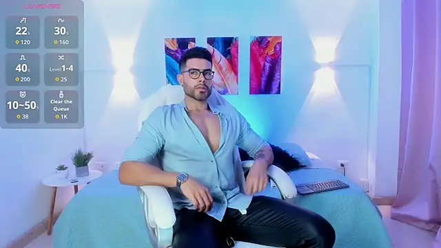 Snapshot of ZarekFox chatting on November 12, 2025, 7:40 pm ZarekFox online show from November 12, 2025, 7:40 pm