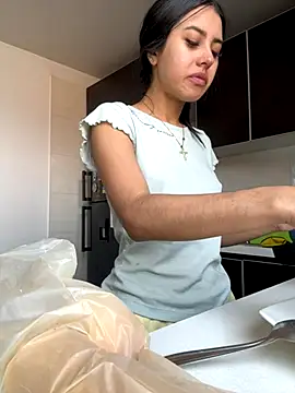 Victoria alson online show from October 6, 2025, 1:23 pm