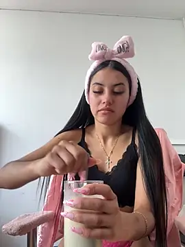 Victoria alson online show from November 12, 2025, 3:16 pm