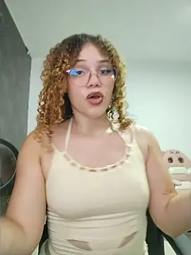 SirenRouge 69 online show from April 30, 2026, 8:57 pm