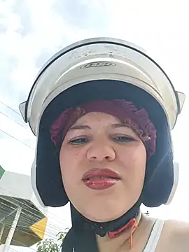 SirenRouge 69 online show from February 6, 2026, 7:32 pm