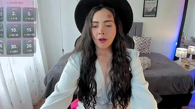 Snapshot of amaia_monet chatting on October 20, 2025, 7:58 pm amaia monet online show from October 20, 2025, 7:58 pm