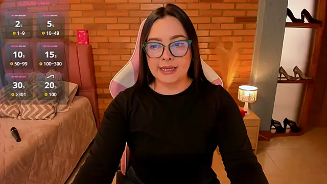 Snapshot of amaia_monet chatting on May 15, 2026, 6:39 pm amaia monet online show from May 15, 2026, 6:39 pm