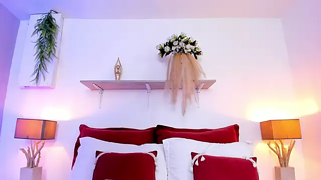 LuciaBenett  online show from October 31, 2025, 7:32 pm