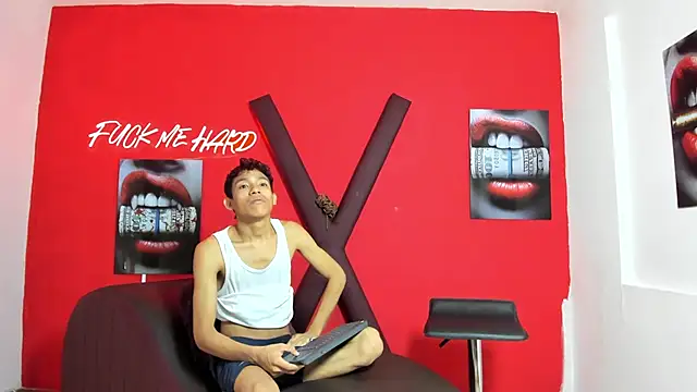 BEAUTY BOYS1 online show from March 3, 2026, 7:21 pm