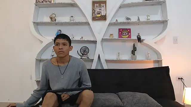 BEAUTY BOYS1 online show from December 4, 2025, 7:07 am