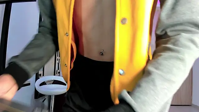 BEAUTY BOYS1 online show from April 14, 2026, 1:38 pm