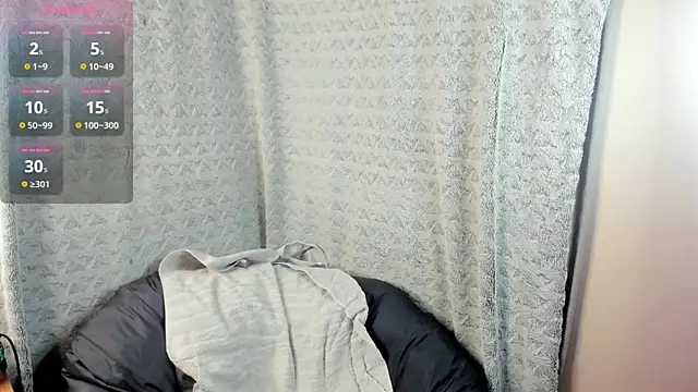 MiaLores online show from December 17, 2025, 9:03 am