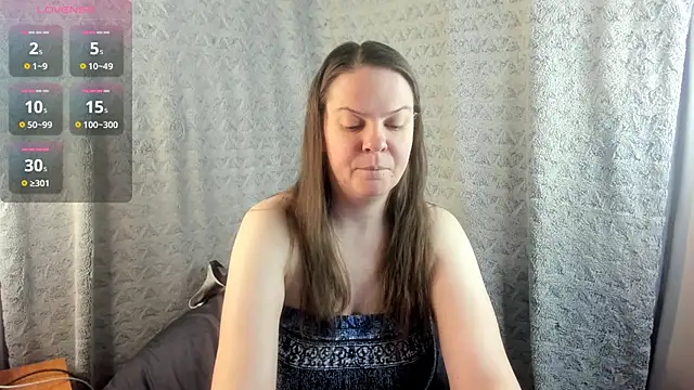 MiaLores online show from March 10, 2026, 9:13 am