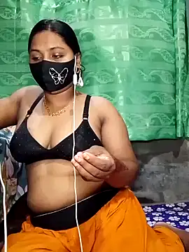 Snapshot of Mistompa24 chatting on May 9, 2026, 4:38 am Mistompa24 online show from May 9, 2026, 4:38 am