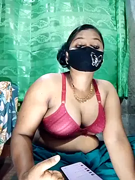 Snapshot of Mistompa24 chatting on May 8, 2026, 3:21 am Mistompa24 online show from May 8, 2026, 3:21 am