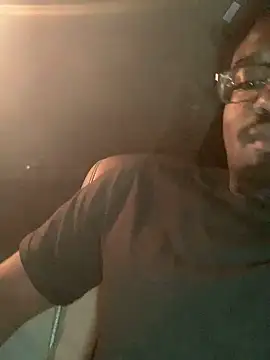 Snapshot of ReShawn24TM chatting on October 22, 2025, 4:12 am ReShawn24TM online show from October 22, 2025, 4:12 am