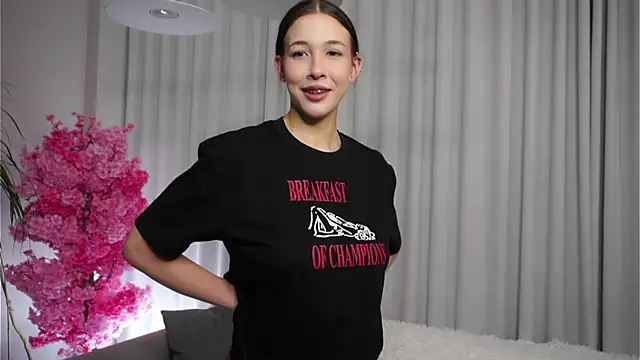 Snapshot of EviaRabasca chatting on September 18, 2025, 11:35 am EviaRabasca online show from September 18, 2025, 11:35 am