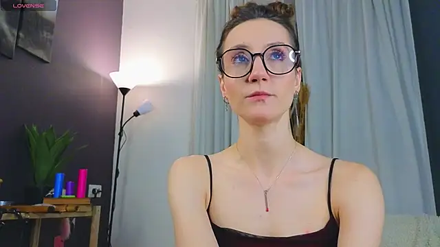 laracroftmansion online show from May 27, 2026, 3:19 pm