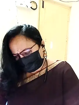 Snapshot of Ananya_flower chatting on November 21, 2025, 6:23 am Ananya flower online show from November 21, 2025, 6:23 am