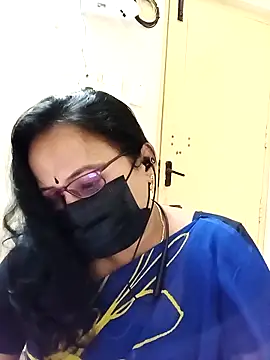 Snapshot of Ananya_flower chatting on November 17, 2025, 11:14 am Ananya flower online show from November 17, 2025, 11:14 am