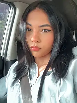 AlinnaRosee  online show from September 10, 2025, 12:37 pm