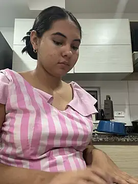 AlinnaRosee  online show from March 17, 2026, 12:08 pm