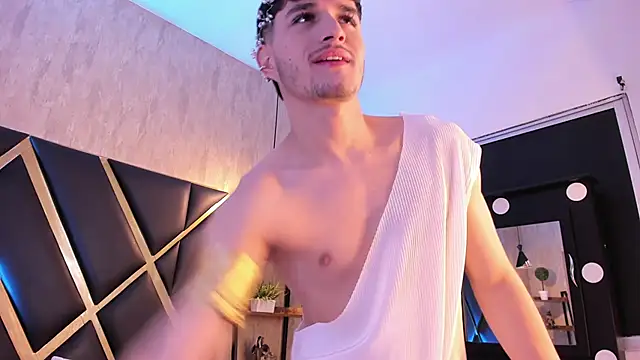 LiamMuller online show from October 28, 2025, 11:53 am