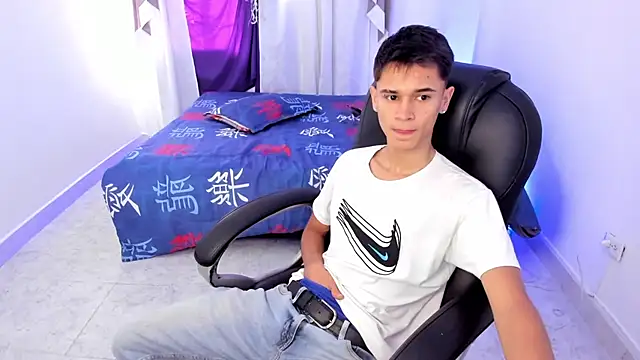 Aron Boyy online show from October 16, 2025, 7:44 pm