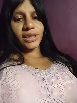 chiquitaputa online show from August 10, 2026, 3:35 am