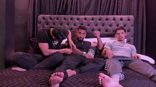 Snapshot of mike_friends chatting on March 3, 2026, 1:12 am mike friends online show from March 3, 2026, 1:12 am