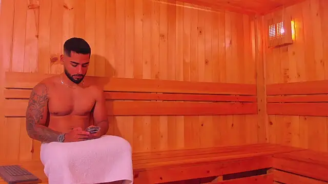 Snapshot of mike_friends chatting on April 15, 2026, 1:33 am mike friends online show from April 15, 2026, 1:33 am