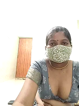 crazcy-couples online show from October 9, 2025, 4:07 pm