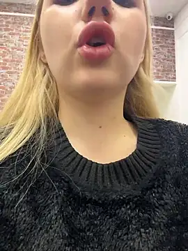 Sky Cutie online show from January 12, 2026, 4:30 am