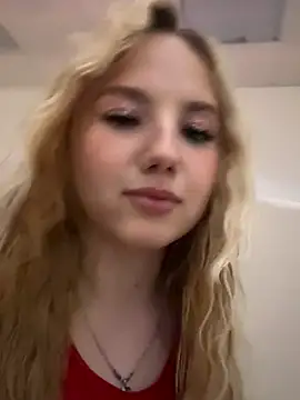 Snapshot of Sky_Cutie chatting on September 11, 2025, 4:34 am Sky Cutie online show from September 11, 2025, 4:34 am