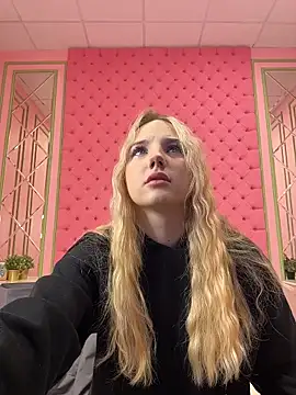 Sky Cutie online show from November 12, 2025, 5:00 am