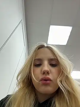 Sky Cutie online show from February 3, 2026, 5:38 am