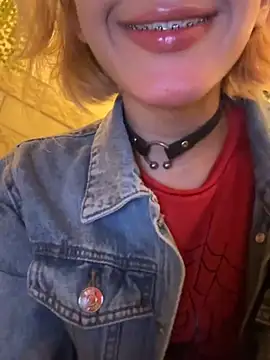 SweetBunnyGF online show from June 7, 2026, 12:05 am