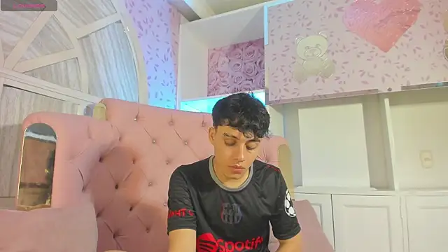 Dani rivass online show from December 18, 2025, 11:36 am