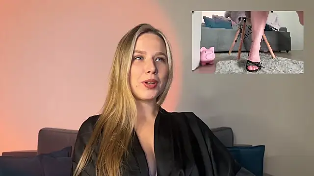 Snapshot of GoddessRoss chatting on October 14, 2025, 5:13 pm GoddessRoss online show from October 14, 2025, 5:13 pm