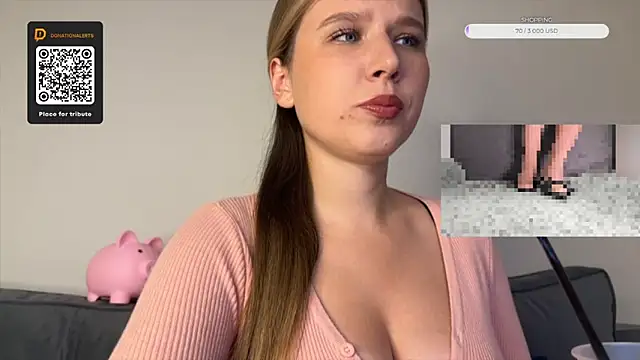 Snapshot of GoddessRoss chatting on September 17, 2025, 7:05 pm GoddessRoss online show from September 17, 2025, 7:05 pm