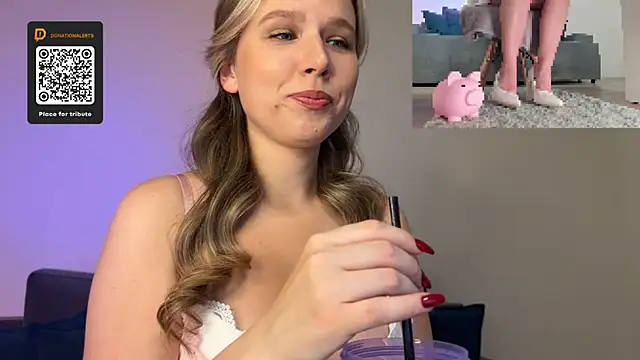 Snapshot of GoddessRoss chatting on October 15, 2025, 5:10 pm GoddessRoss online show from October 15, 2025, 5:10 pm