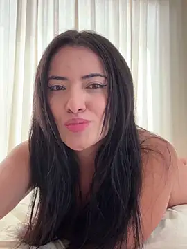 Lu090  online show from October 20, 2025, 6:08 pm