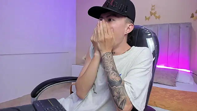 Snapshot of Nascary_Fox chatting on February 1, 2026, 3:10 pm Nascary Fox online show from February 1, 2026, 3:10 pm