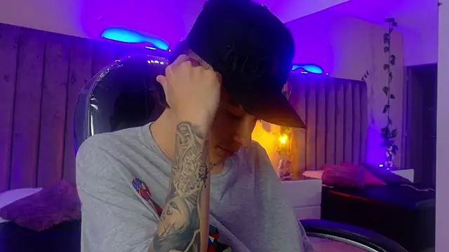 Snapshot of Nascary_Fox chatting on January 17, 2026, 8:01 pm Nascary Fox online show from January 17, 2026, 8:01 pm