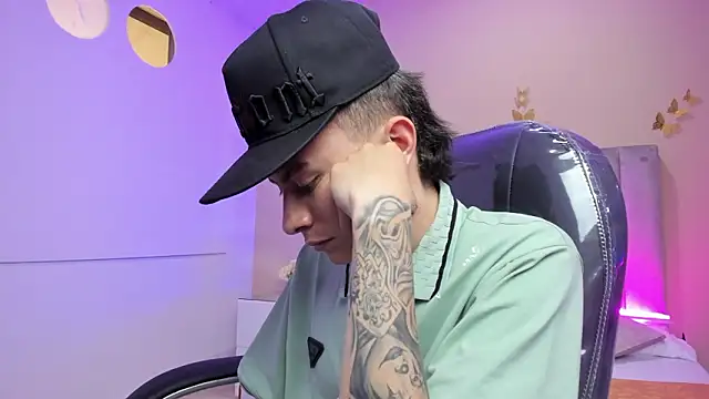 Snapshot of Nascary_Fox chatting on January 31, 2026, 7:12 pm Nascary Fox online show from January 31, 2026, 7:12 pm