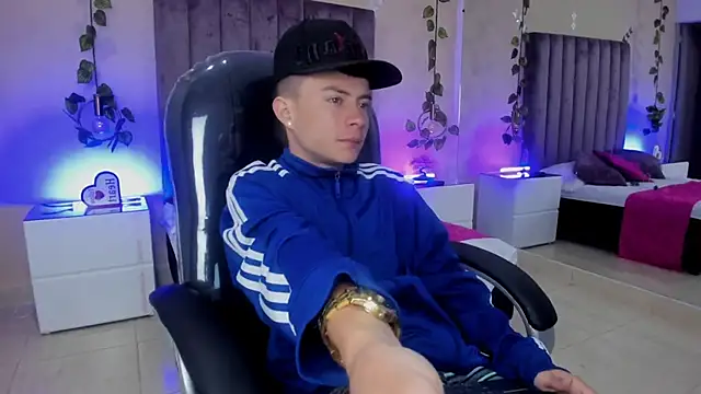 Nascary Fox online show from November 8, 2025, 12:09 pm