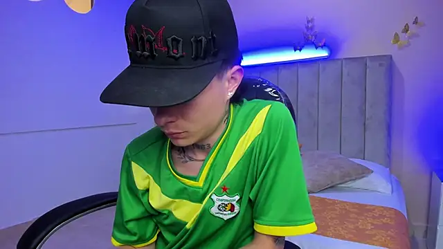 Snapshot of Nascary_Fox chatting on February 12, 2026, 7:24 pm Nascary Fox online show from February 12, 2026, 7:24 pm